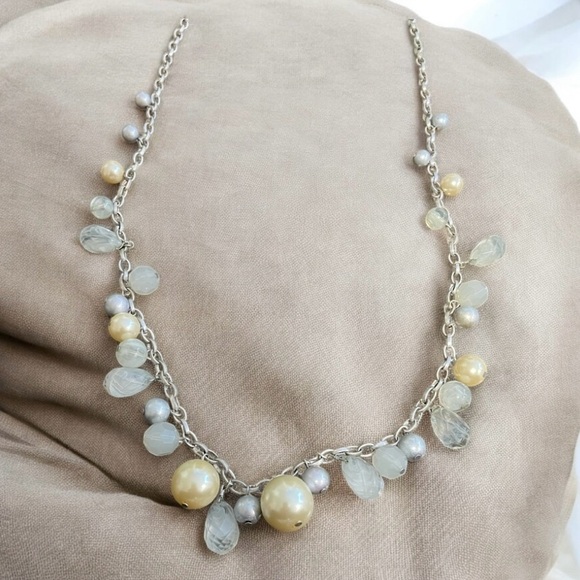 Elegant Beaded Pearl and Crystal Necklace - Picture 3 of 8